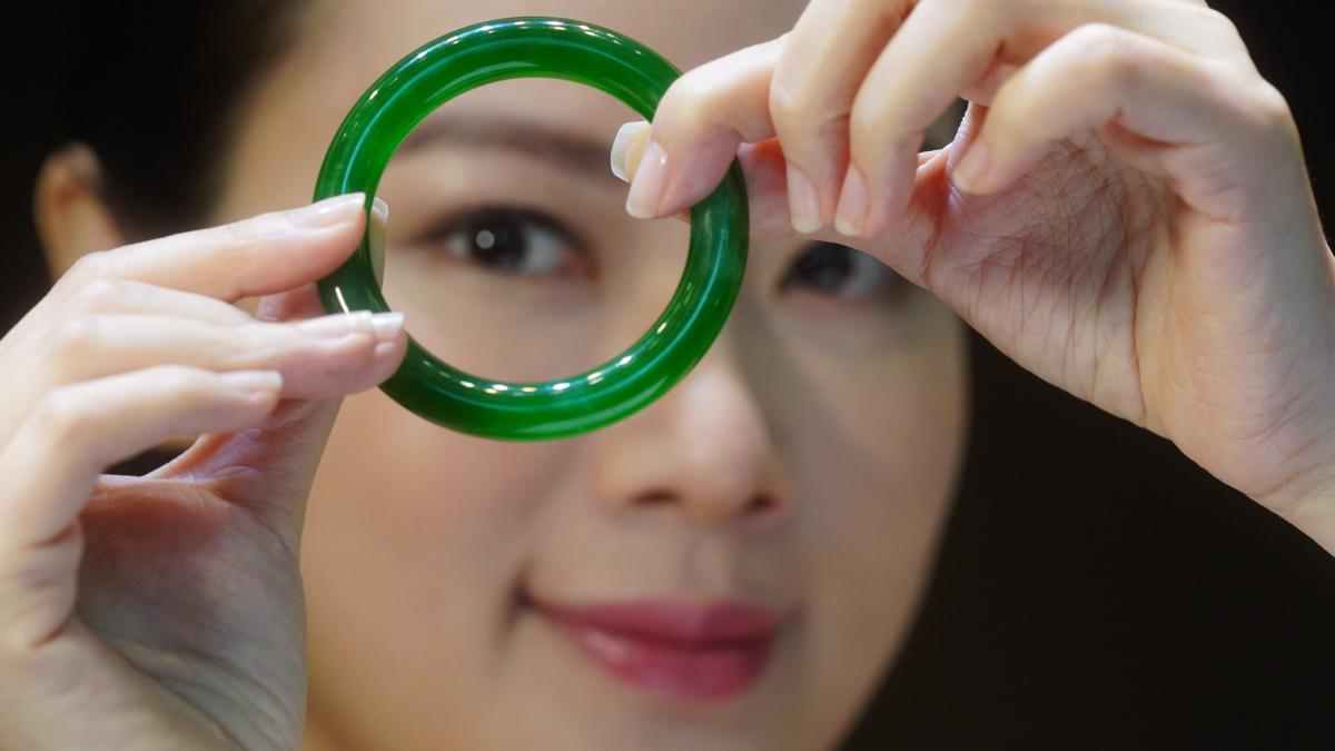 nu e nici aur nici platina cel mai scump mineral de pe pamant are un nume pe care putin il cunosc si o cerere in crestere