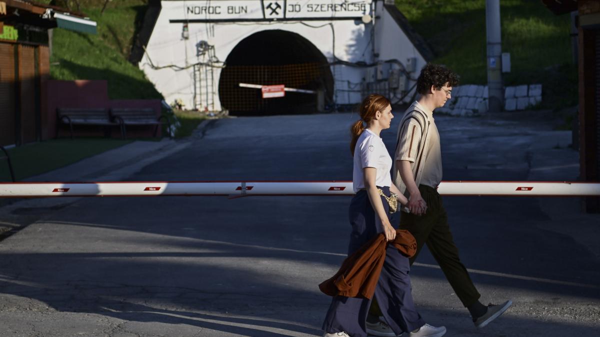 situatia e critica la praid predoiu e un caz fara precedent in istoria recenta a romaniei plafonul minei vechi s ar putea prabusi