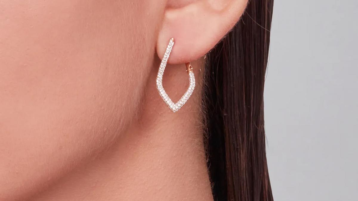 bijuterii si cercei cu diamante