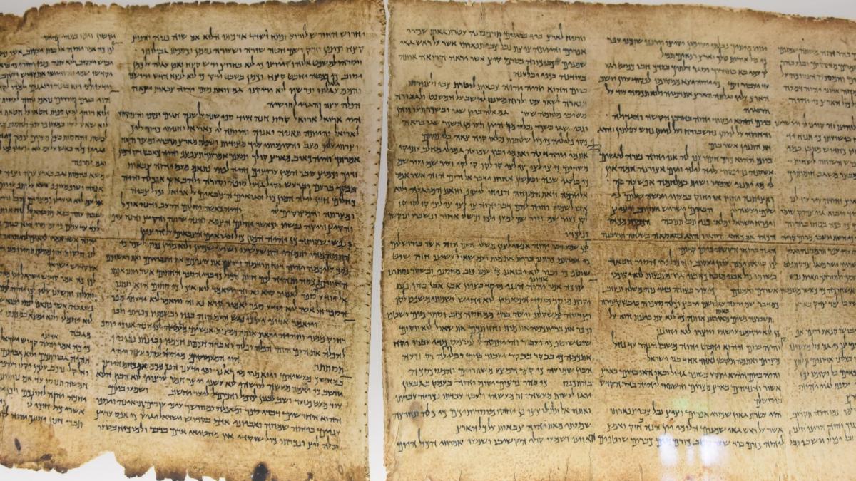 Descoperire fără precedent cu privire la Manuscrisele de la Marea Moartă, făcută cu ajutorul Inteligenței Artificiale