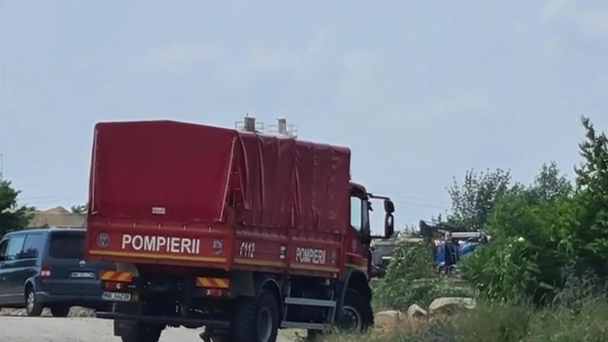 doi tineri au disparut dupa ce au intrat intr un lac din satu mare scafandrii ii cauta doi tineri au disparut dupa ce au intrat intr un lac din satu mare scafandrii ii cauta