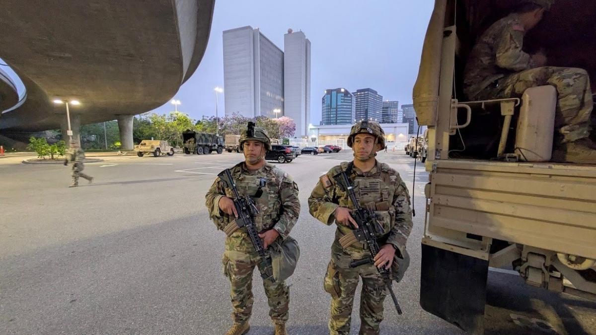 trump primul presedinte care federalizeaza garda nationala dupa george bush senior in 1992