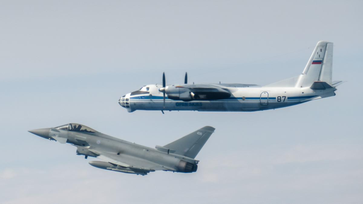 avioanele britanice nato din polonia au interceptat doua avioane spion rusesti deasupra marii baltice