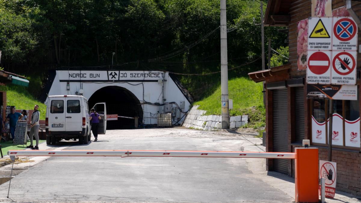 cum poate fi salvata salina praid expertii romani si straini propun o solutie noua pentru devierea paraului corund