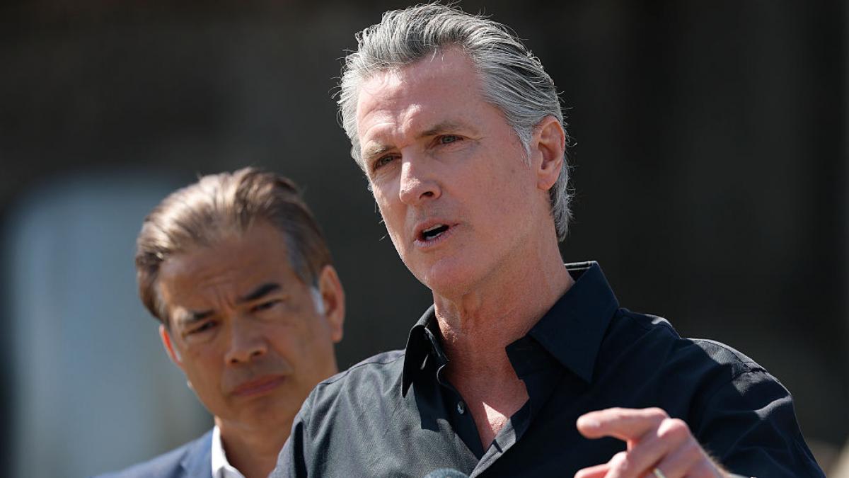 guvernatorul californiei da in judecata pe trump dupa mobilizarea garzii nationale fara permisiunea sa