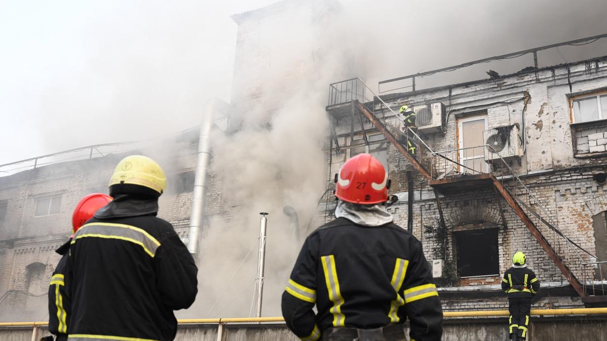 armata lui putin a bombardat o maternitate din odesa atacuri masive si asupra kievului