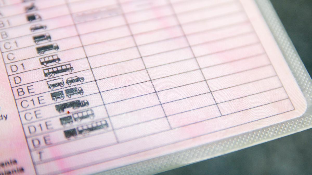 soferii cu experienta vor obtine mai usor permisul pentru o categorie superioara parlamentul a adoptat proiectul de lege