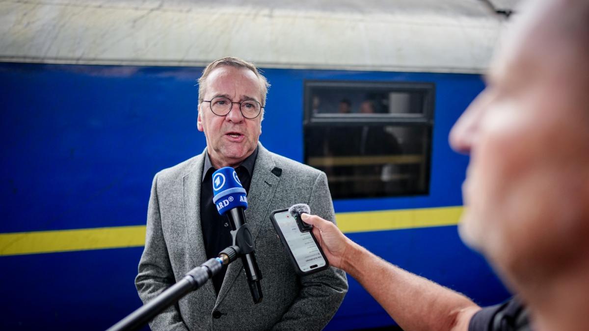 ministrul german al apararii la kiev tiparul atacurilor rusesti impotriva ucrainei ne arata ca rusia nu e interesata de pace