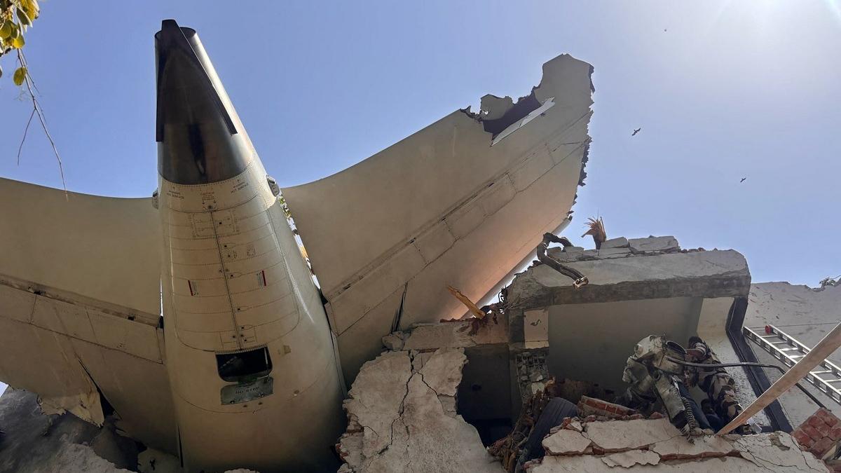 studentii la medicina din ahmedabad erau la cantina si mancau cand a cazut avionul air india peste ei