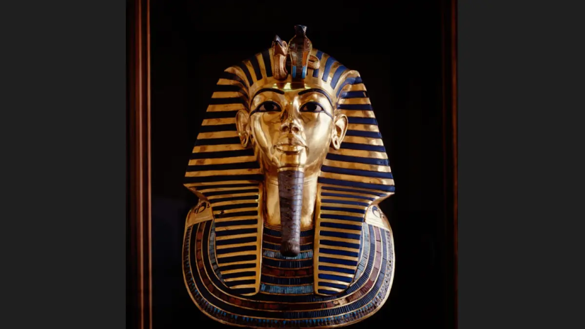 masca din aur a lui tutankhamon va fi mutata in marele muzeu egiptean din cairo