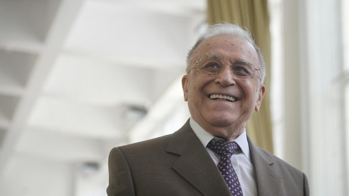ion iliescu ramane internat la terapie intensiva medicii starea generala se mentine stabila cu tendinta de usoara ameliorare