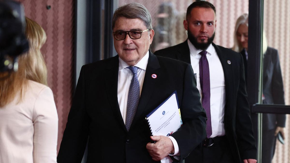 emil hurezeanu 300 de romani vor fi evacuati sau repatriati din iran si israel