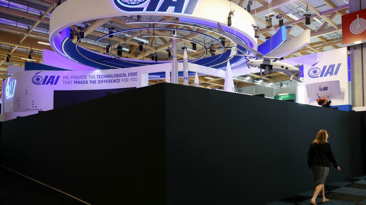 guvernul lui macron a ordonat inchiderea standurilor israelului de la salonul aeronautic de la paris