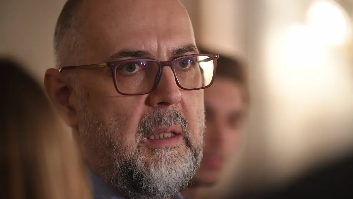 kelemen hunor eu as creste tva ul de la 19 la 21 si as lasa tva ul coborat doar pentru alimente si medicamente