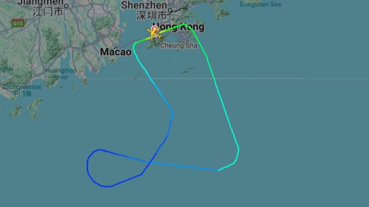 un avion boeing al air india acelasi model care s a prabusit saptamana trecuta s a intors din zbor din cauza unei probleme tehnice