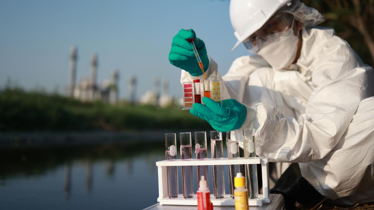 poluantul etern care ii ingrijoreaza pe cercetatorii din europa tocmai a fost detectat in zeci de rauri din uk de ce e tfa periculos