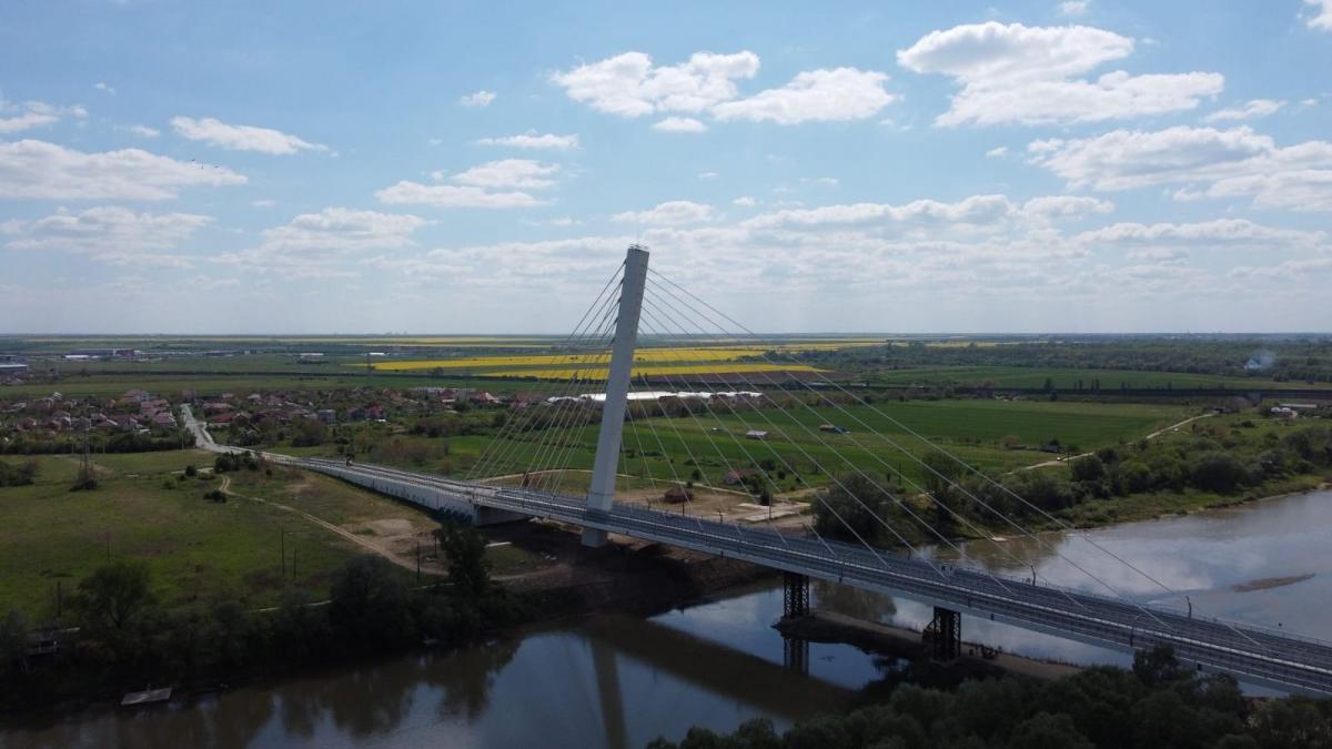 autoritatile din arad au decis sa interzica folosirea apei din mures din cauza salinitatii ridicate