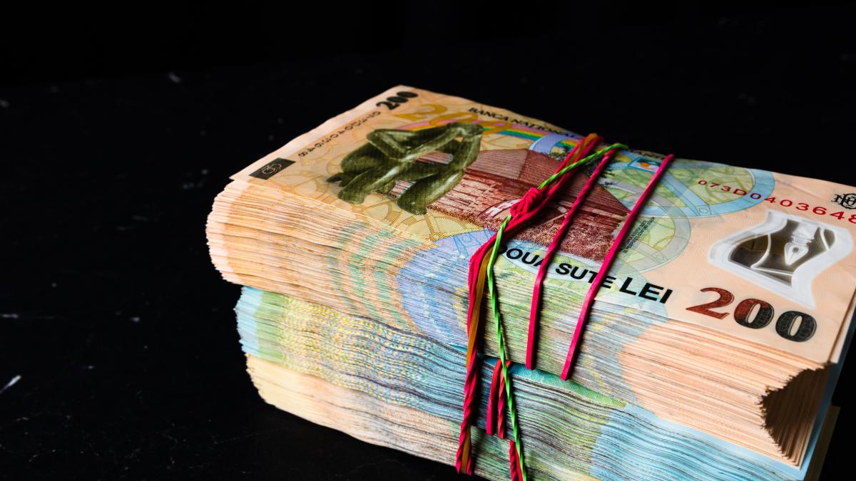 gaurile negre in care au disparut milioanele de la stat institutii pe pierderi cu salarii si prime pentru clientela partidelor