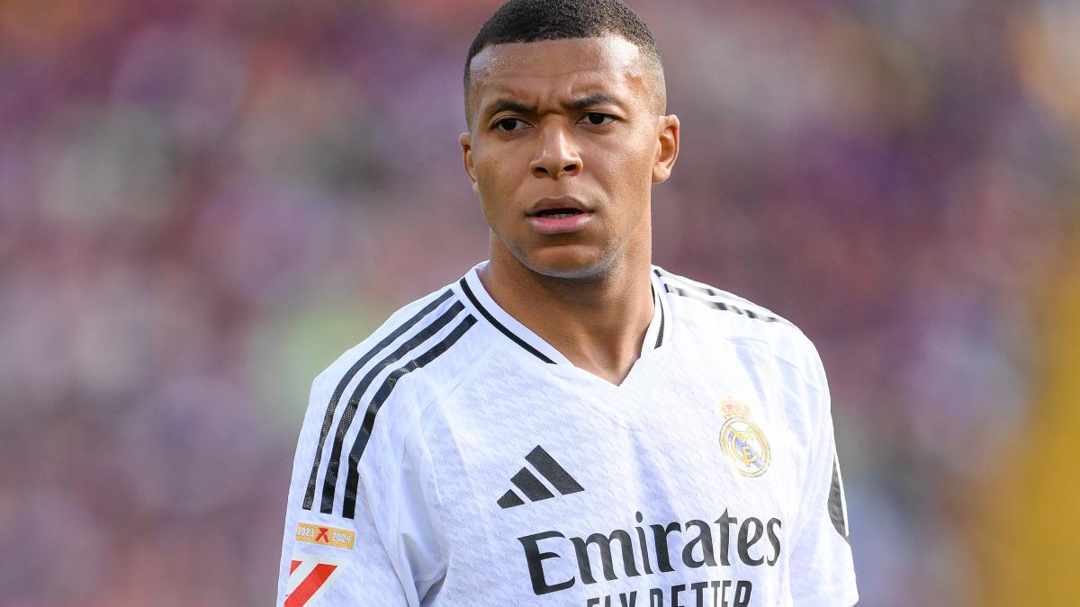 mbappe a fost internat de urgenta in spital are probleme virale serioase