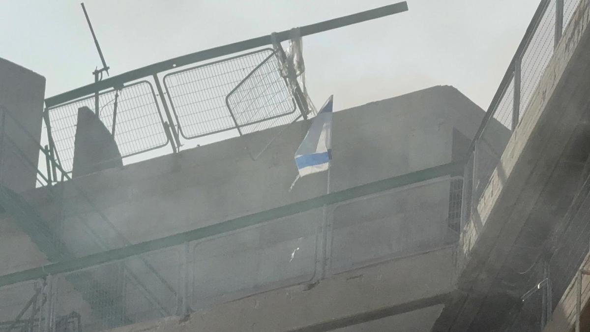 momentul in care cel mai mare spital din sudul israelului e lovit de rachete iraniene