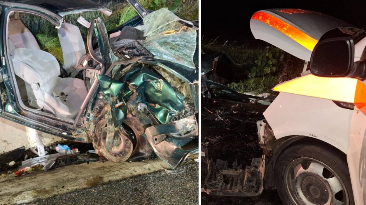 accident mortal in botosani dupa ce o masina si o ambulanta s au ciocnit frontal 2 oameni au murit iar alti 4 sunt raniti