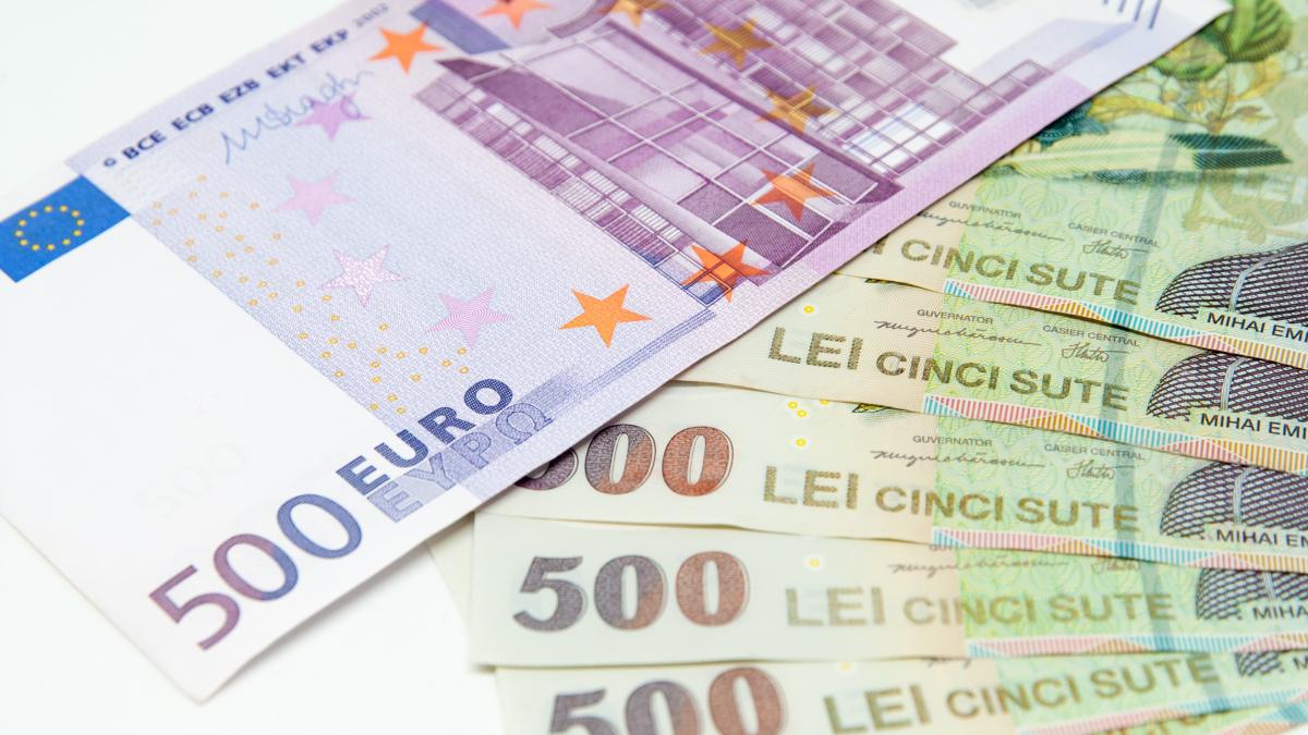 criza politica afecteaza cursul valutar leul se depreciaza din nou si euro creste