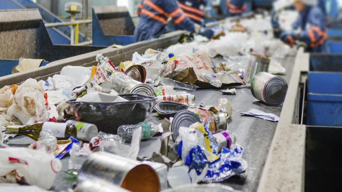 garda de mediu anunta amenzi record in localitati din toata tara dupa controale privind gestionarea deseurilor reciclarea e in urma