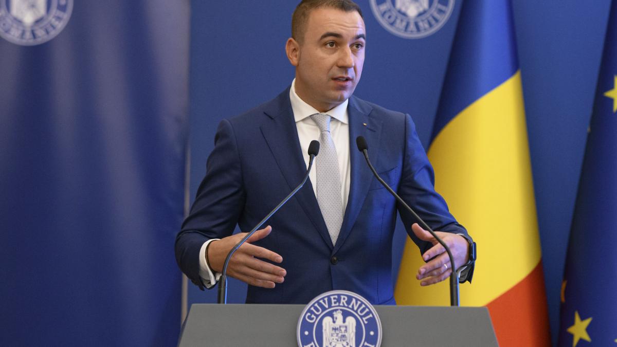 ministrul economiei sustine ca a blocat cresterea indemnizatiilor de 12 ori de la fabrica de pulberi fagaras o aberatie