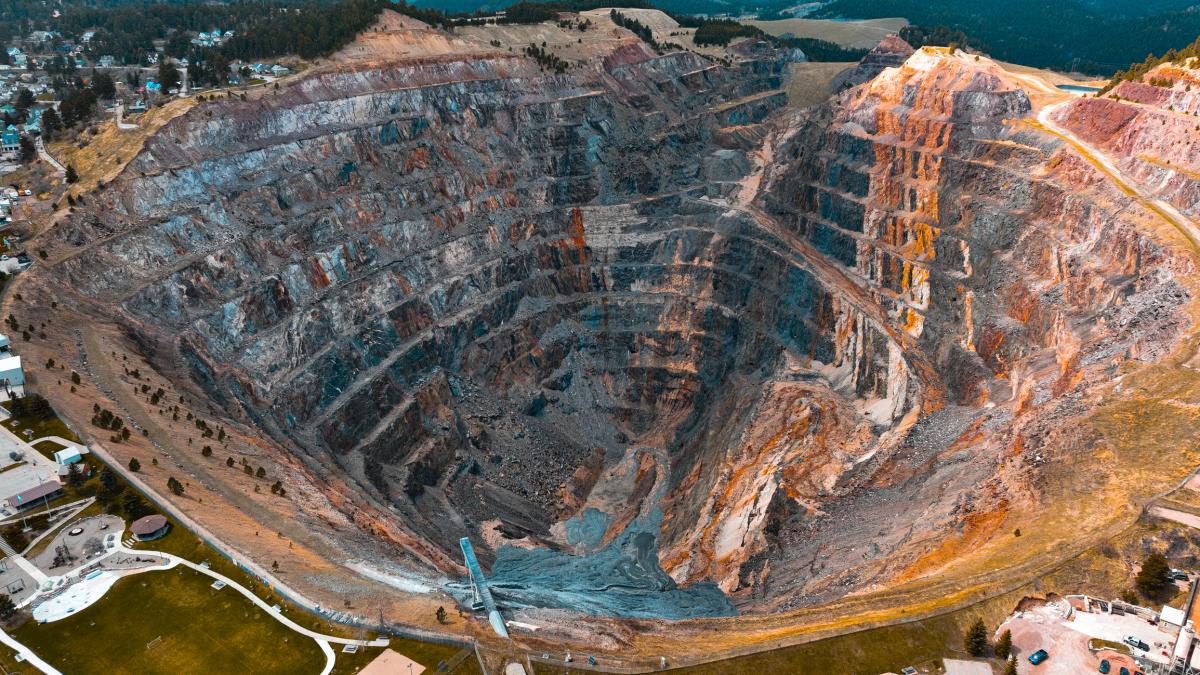 sfarsitul unui razboi de zeci de ani anuntat de trump deschide cale pentru exploatarea minereurilor din pamanturi rare din africa