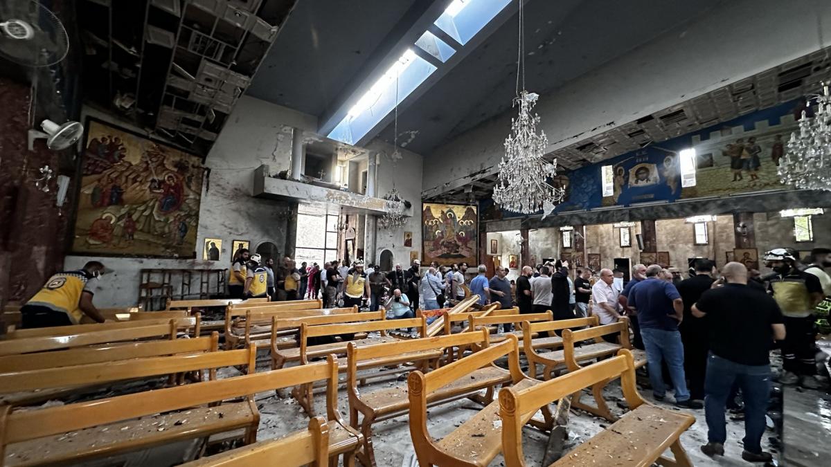 atac sinucigas cu bomba in biserica sfantul ilie din damasc 20 de morti