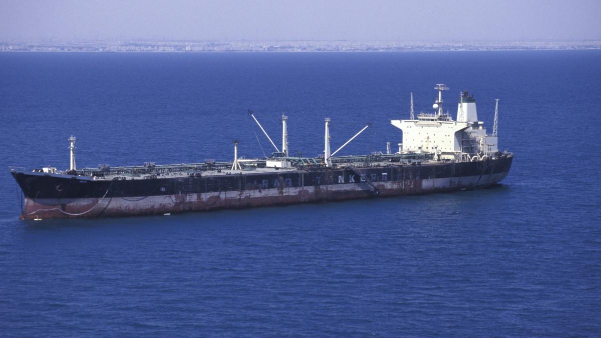 iranul a facut primul pas pentru inchiderea stramtorii ormuz pretul petrolului ar putea exploda