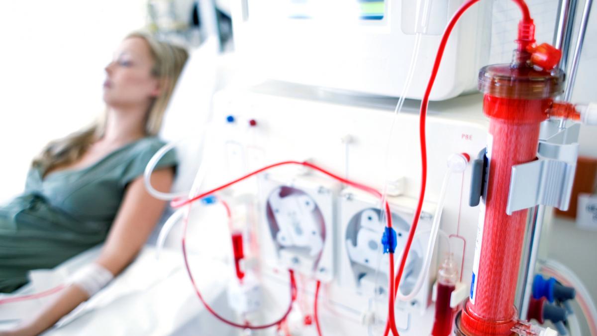 o femeie a inceput sa manance spuma sintetica din scaunul pe care statea in timp ce facea dializa cum explica medicii cazul unic