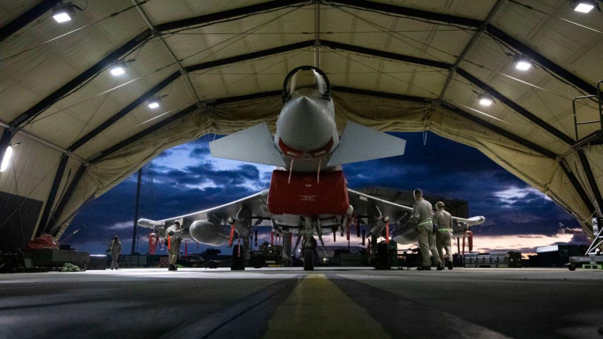 un cetatean britanic a fost arestat pentru spionaj in favoarea iranului la o baza militara britanica din cipru folosita si de israel