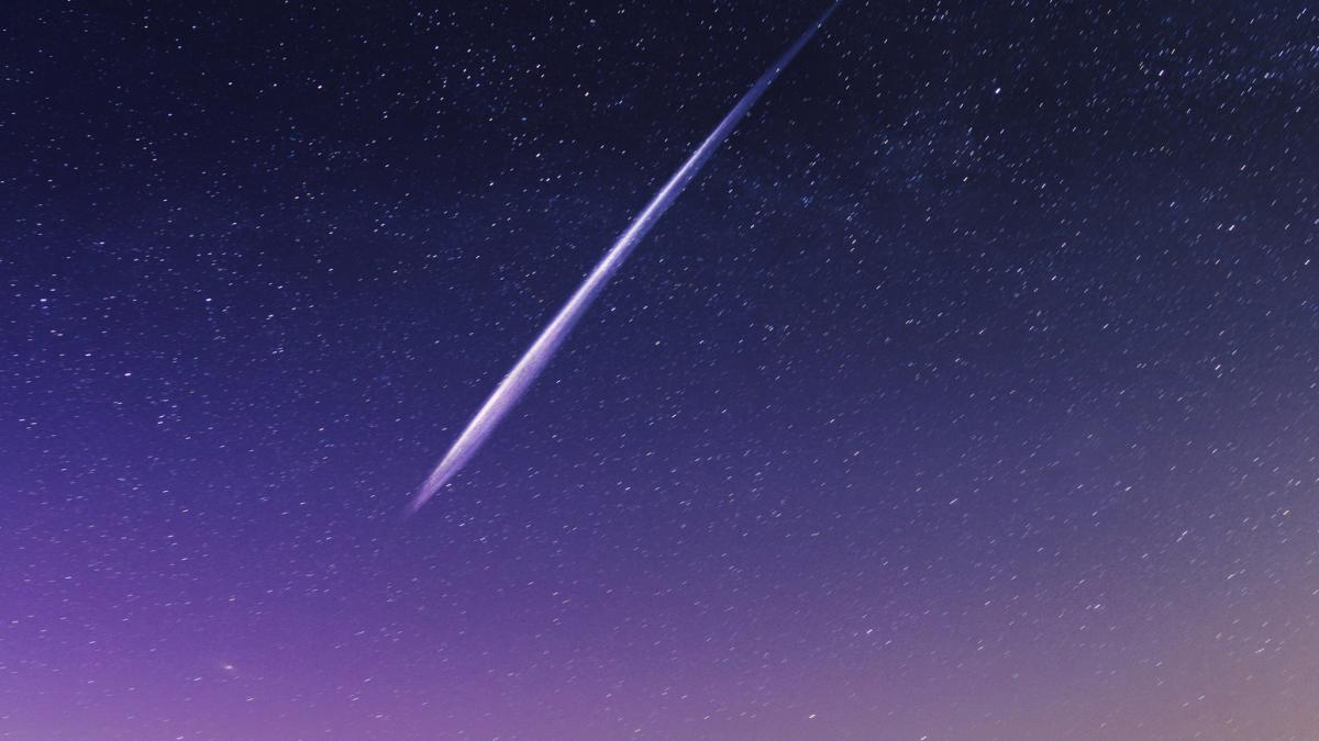 meteorit pe cer ploaie de meteoriti