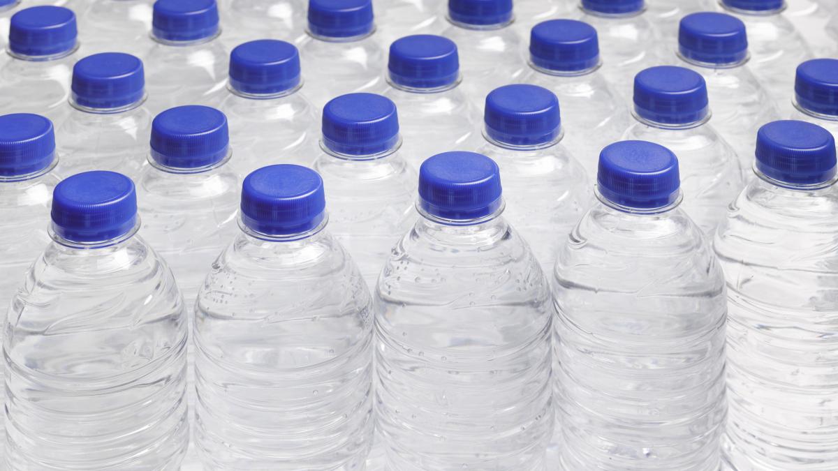 apa imbuteliata cu bacterii si germeni neregulile grave gasite de anpc la o firma de langa bucuresti