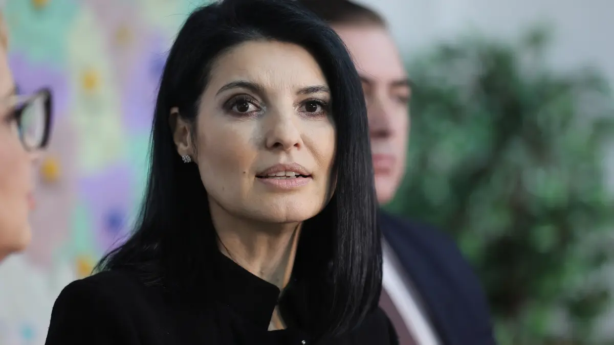 lavinia sandru scrisoare deschisa catre ilie bolojan eliminati abuzul calatoriilor la clasa business din bani publici