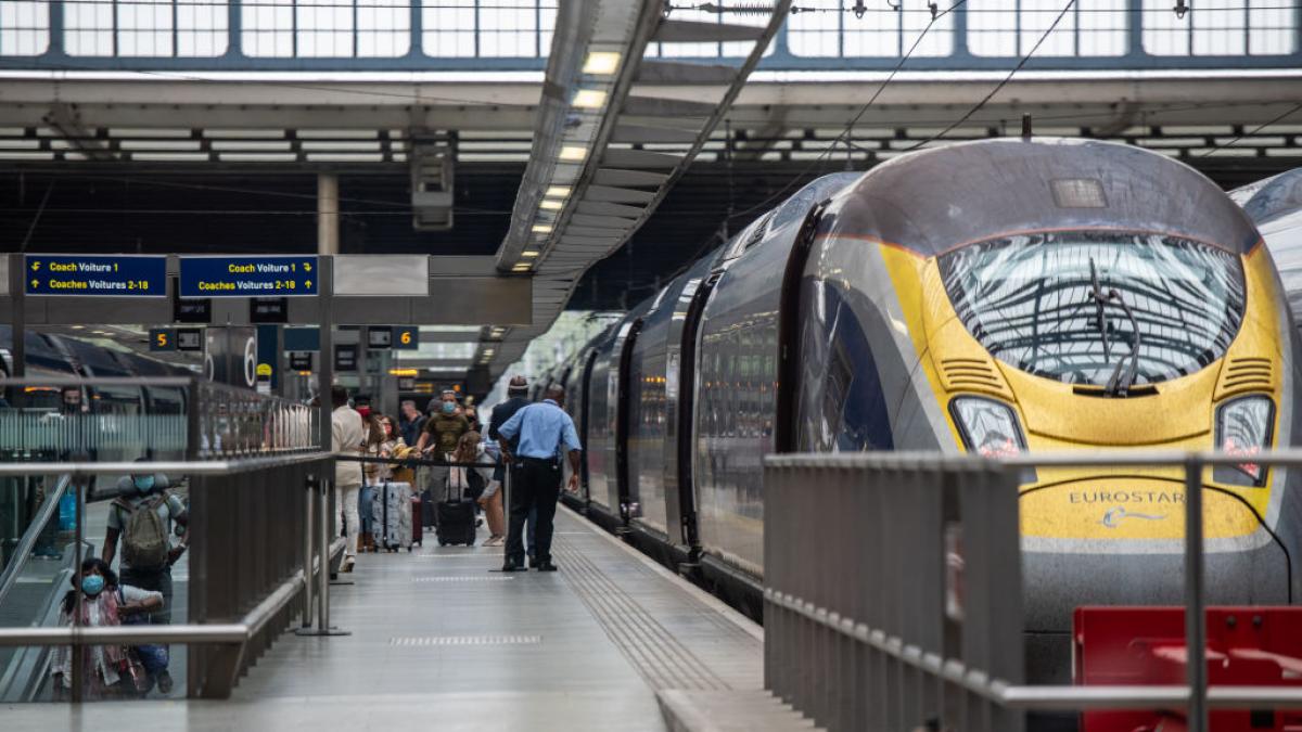 circulatia trenurilor eurostar a revenit la normal dupa intarzierile uriase cauzate de decese si furtul cablurilor