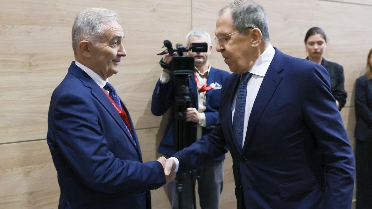 diplomatul lazar comanescu a avut o intalnire controversata cu serghei lavrov nicusor dan a fost ca persoana fizica