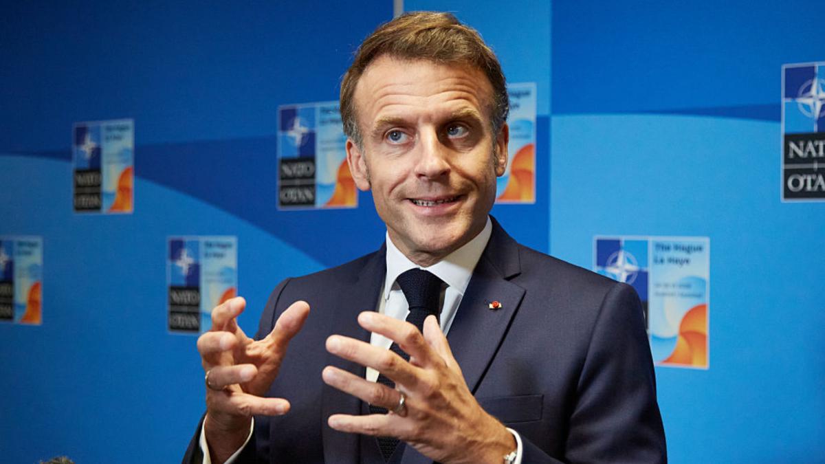 macron il ataca dur pe trump la summit ul nato e o aberatie sa se ceara sa cheltuim mai mult pentru aparare in plin razboi comercial