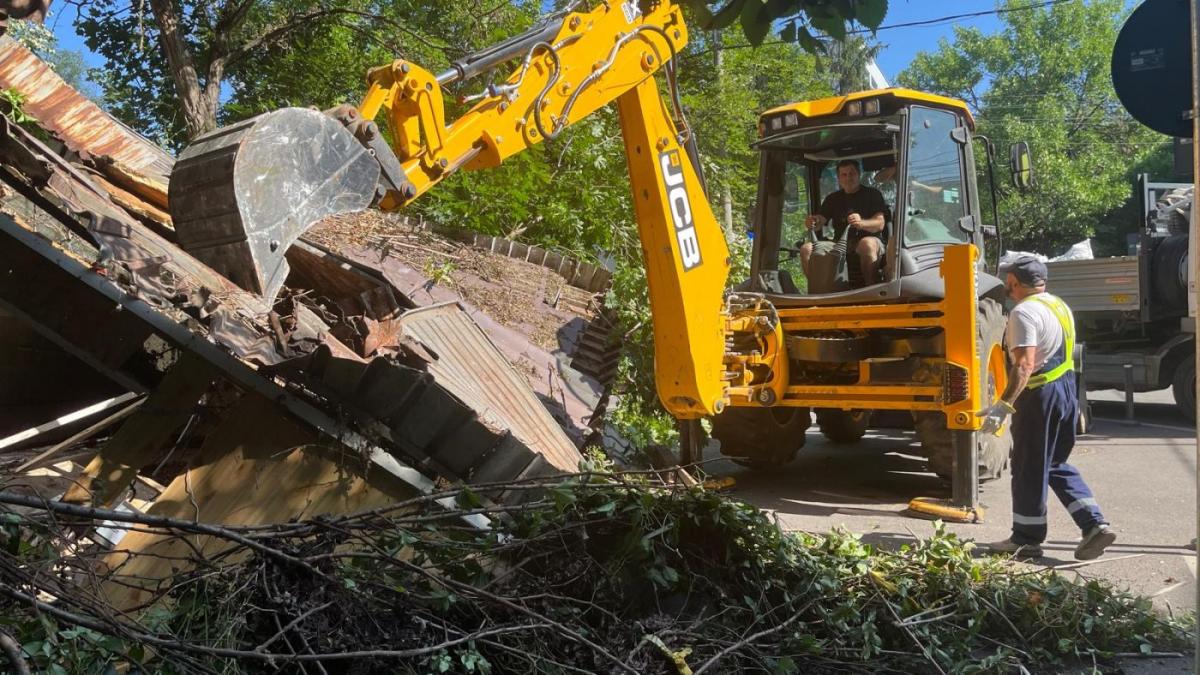 a inceput demolarea constructiilor ilegale din sectorul 1 al capitalei terenurile vor fi transformate in spatii verzi