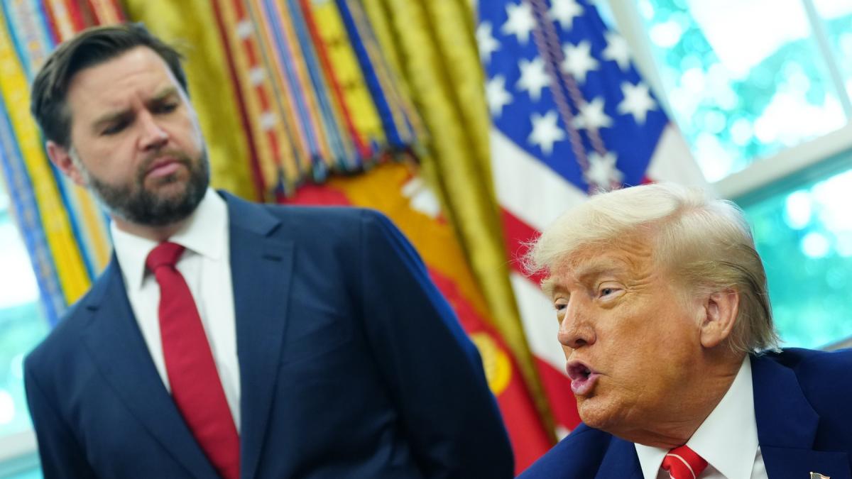 cum l a speriat trump pe jd vance cand a apasat butonul rosu se uita la mine si spune nuclear era butonul pentru cola dietetica