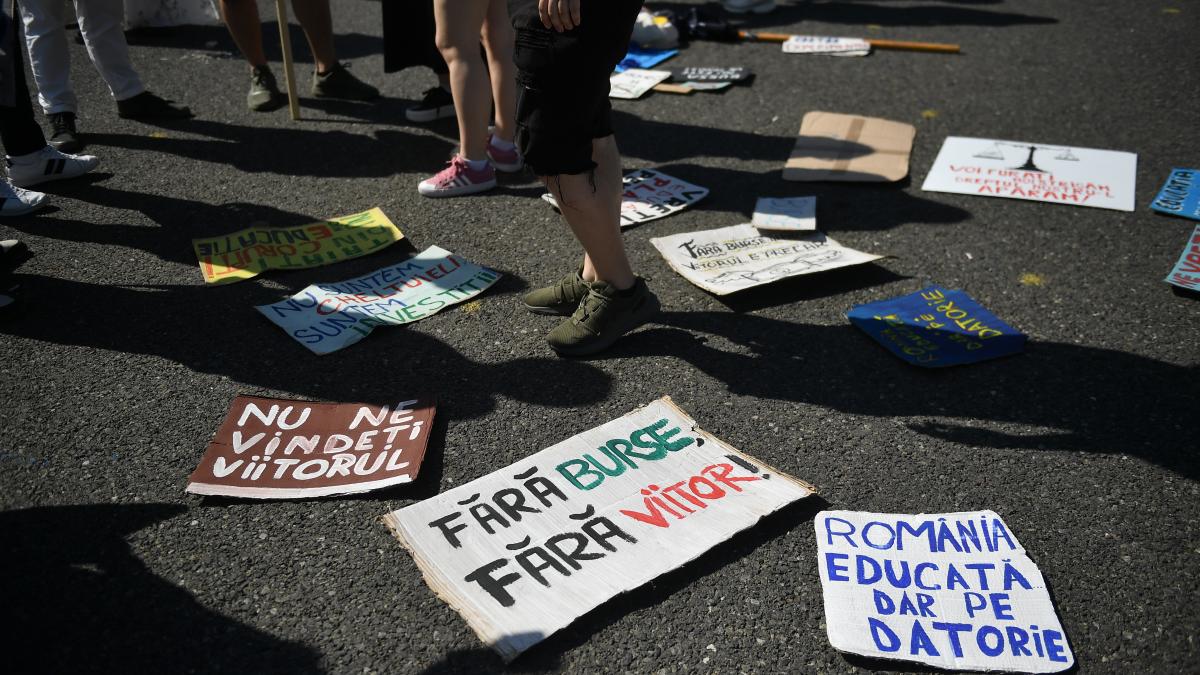 pancarte protest studenti 
