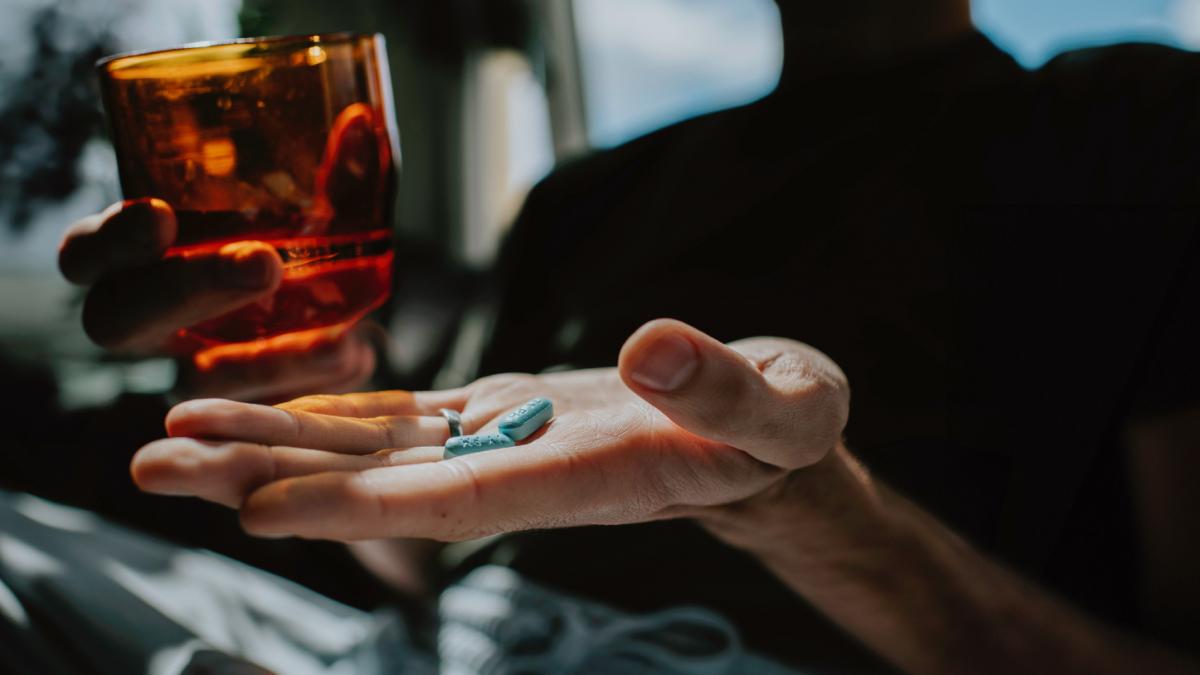 un tanar din suceava a murit dupa ce s a tratat singur cu pastile timp de cateva zile totul a inceput cu niste simptome banale