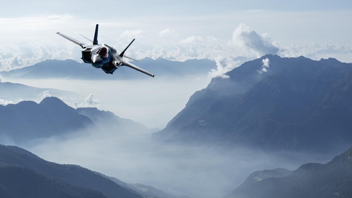 reactia rusiei dupa ce estonia a anuntat ca vrea sa gazduiasca avioane f 35 cu capacitate nucleara una dintre numeroasele idei absurde