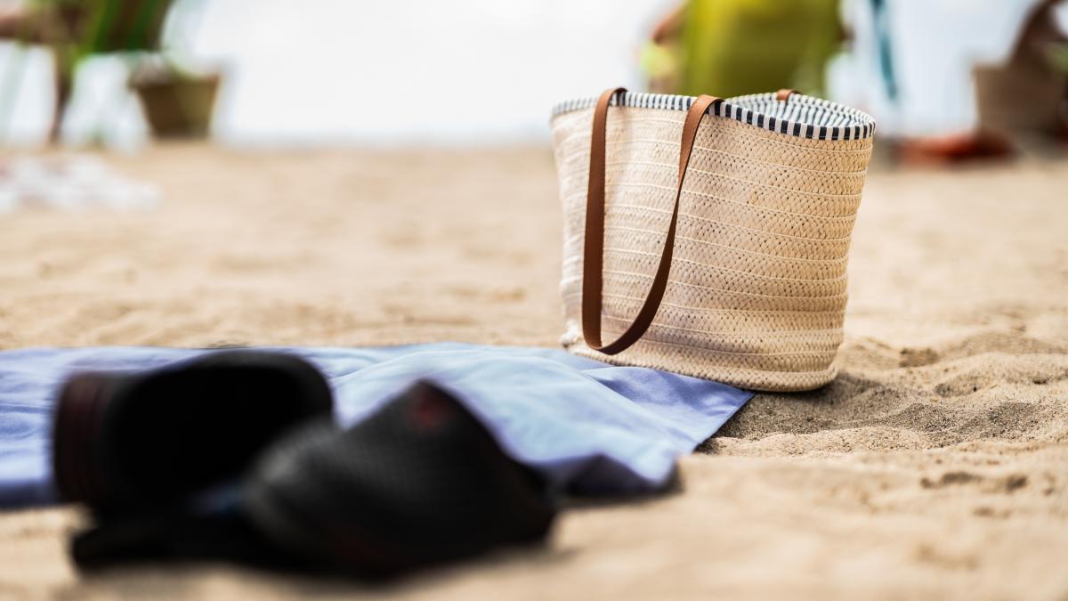 turistii vor putea sta pe prosop pe 20 din plaja proiectul a fost votat in senat