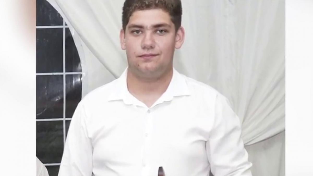 un tanar de 18 ani din gorj a murit dupa ce s a electrocutat in timp ce canta la o vioara electrica