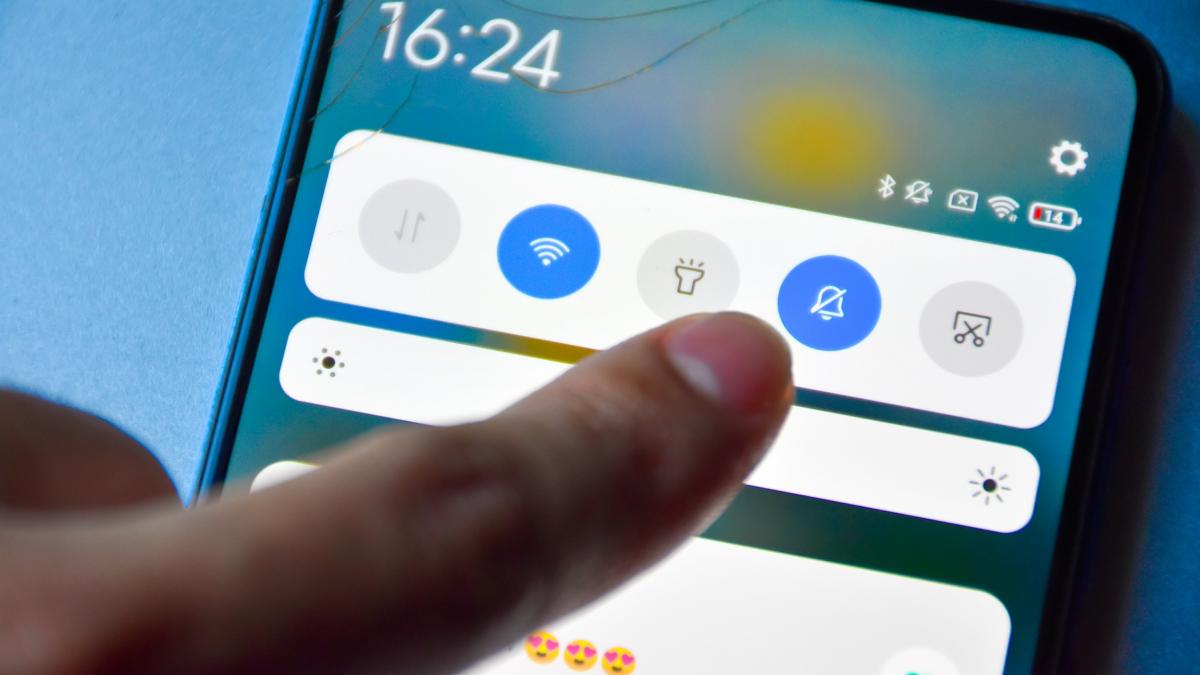 esti genul care isi tine telefonul pe silent iata ce spune asta despre tine