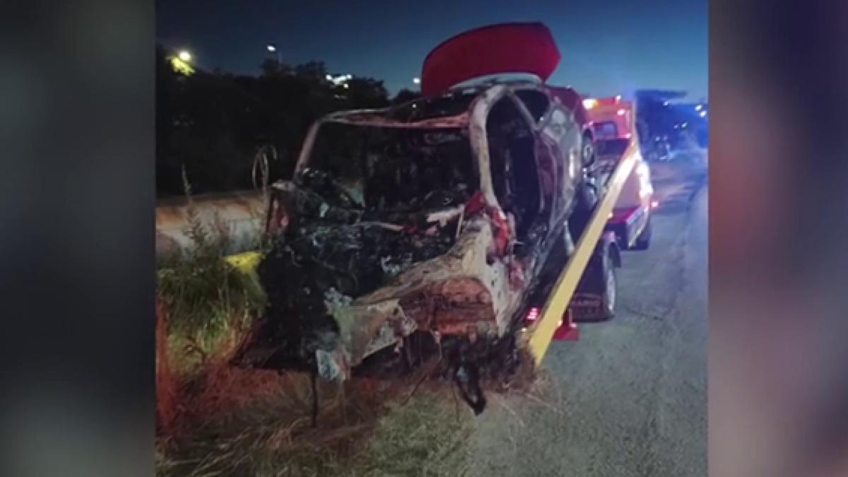 tragedie in valcea doi tineri au murit dupa ce masina lor s a izbit de o conducta si a luat foc in timp ce fugeau de politie