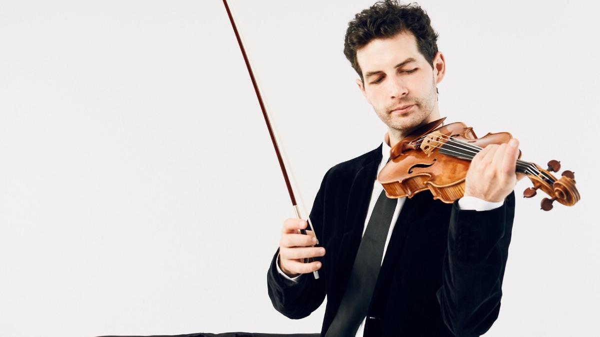 valentin serban revine pe scena festivalului international george enescu e mereu o mare placere si cea mai mare onoare sa cant