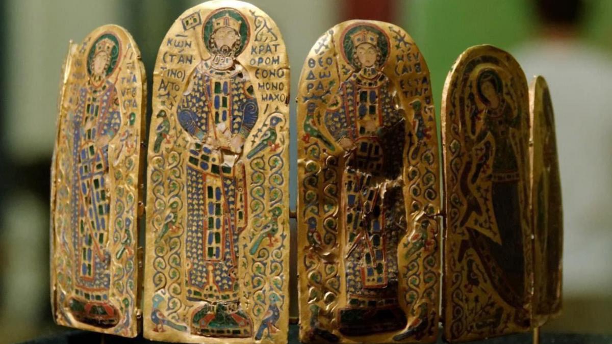 comoara bizantina din aur descoperita de un fermier pe camp cum arata coroana mononmachos il arata pe cel care lupta singur